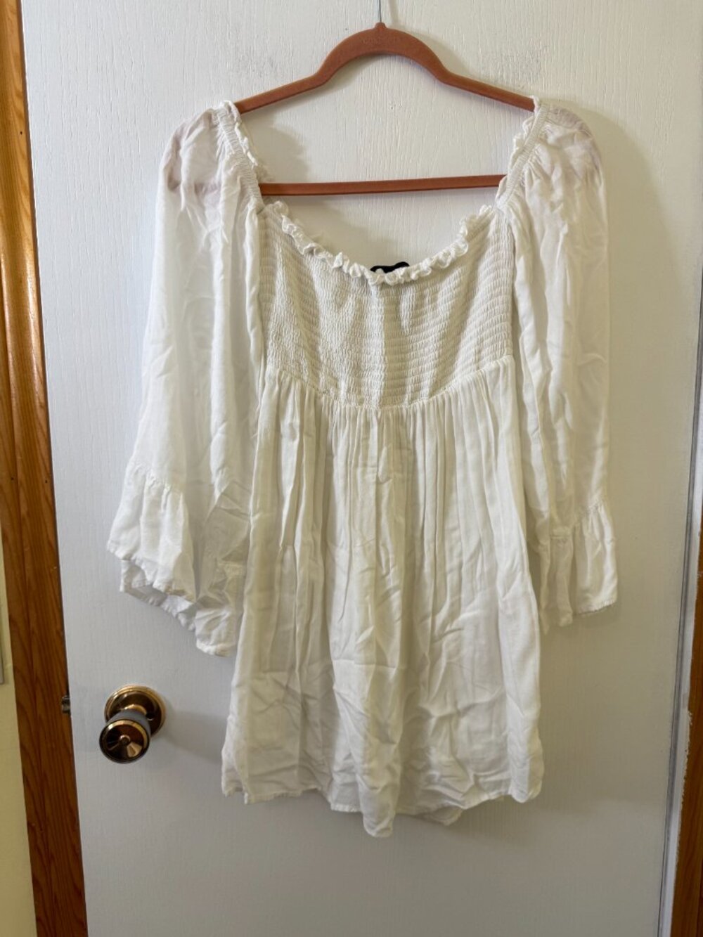 💖 2/40 Bonanza White Smocked Boho Bell Sleeve Mini Dress Size M - Picture 6 of 6